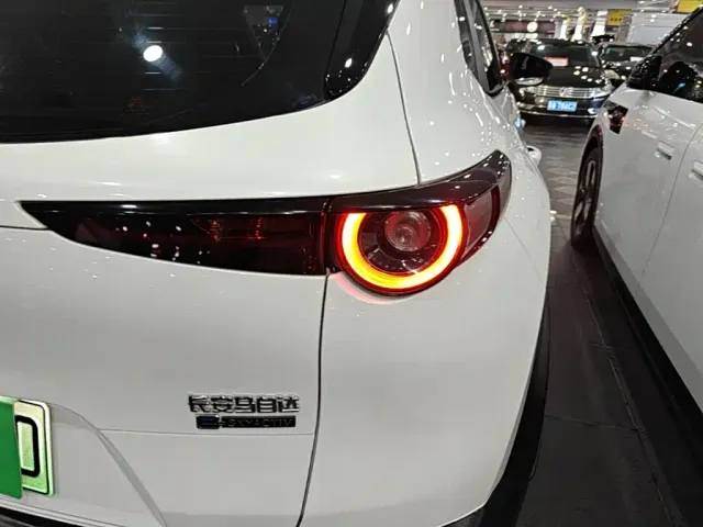 Mazda CX-30 EV — Фото автомобиля 7