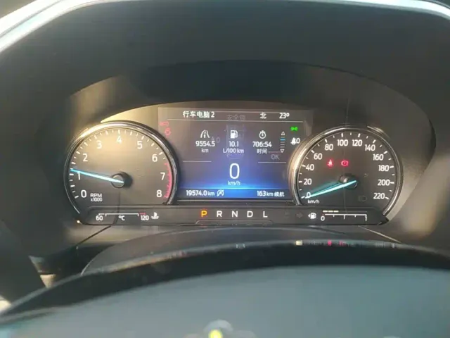 Ford Escape — Фото автомобиля 7