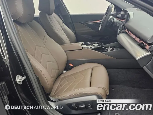 BMW 5 Series G60 — Фото автомобиля 10