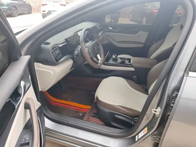 BYD Qin PLUS — Фото автомобиля 15