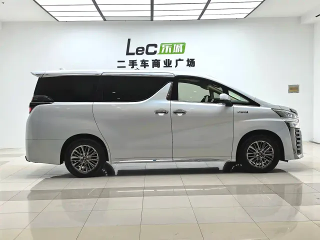 Toyota Vellfire — Фото автомобиля 4