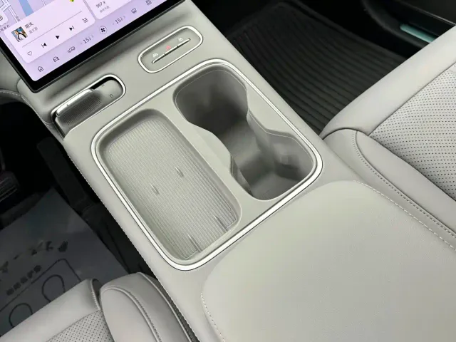 Nio EC6 — Фото автомобиля 18