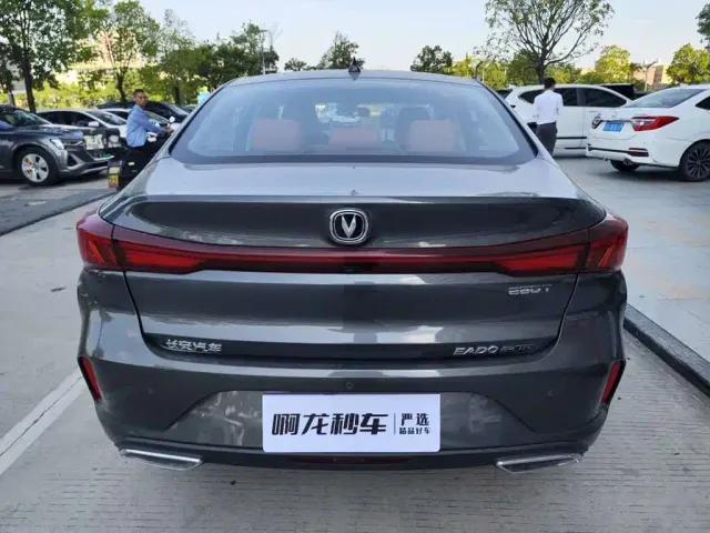 Changan Eado — Фото автомобиля 8