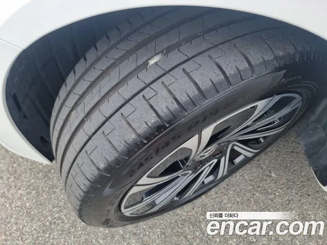 Mercedes-Benz E-Class — Фото автомобиля 19