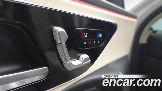 Mercedes-Benz E-Class — Фото автомобиля 17