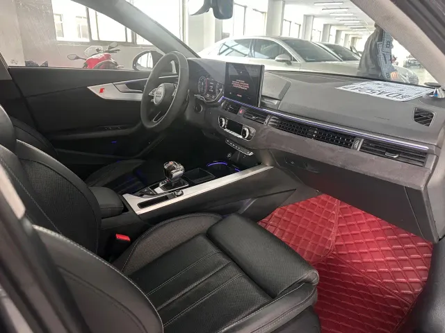 Audi A4L — Фото автомобиля 4