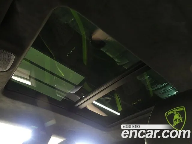 Lamborghini Urus — Фото автомобиля 17