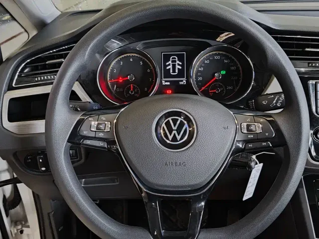 Volkswagen Touran — Фото автомобиля 13