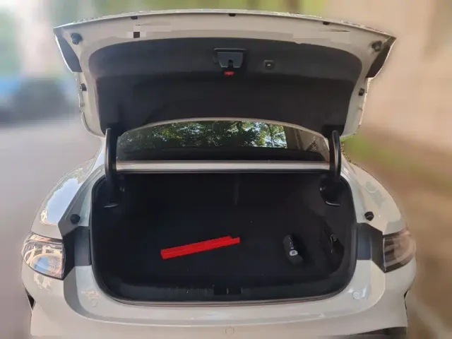 Xiaomi SU7 — Фото автомобиля 15