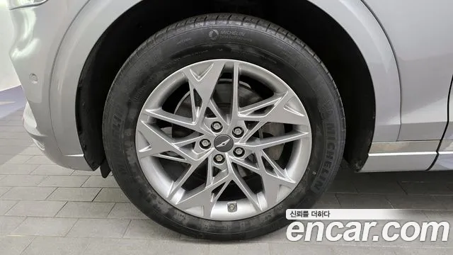 Genesis GV70 2.5T Бензин AWD — Фото автомобиля 5