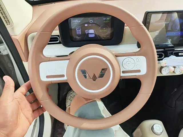 Wuling Hongguang Mini EV — Фото автомобиля 10