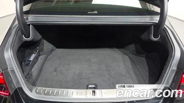 Genesis G90 Бензин 3.5 турбо AWD — Фото автомобиля 17