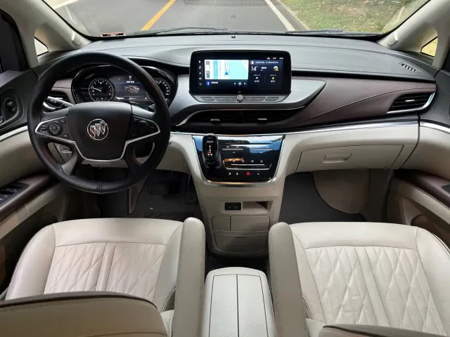 Buick GL8 — Фото автомобиля 6