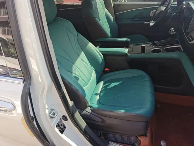 Toyota Sienna — Фото автомобиля 24