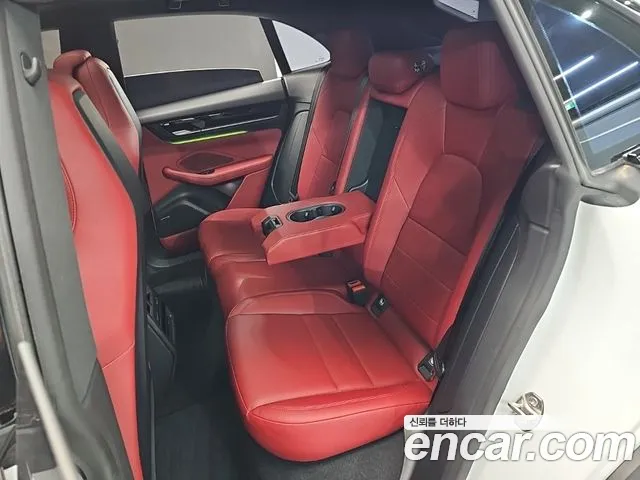 Porsche Macan — Фото автомобиля 18