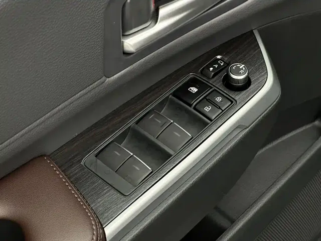 Toyota Granvia — Фото автомобиля 24