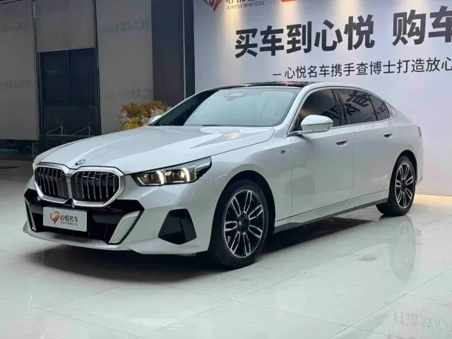 BMW 5 Series — Фото автомобиля 2