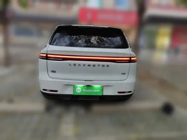 Leapmotor C10 — Фото автомобиля 5