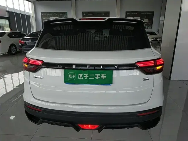 Geely Binyue — Фото автомобиля 5