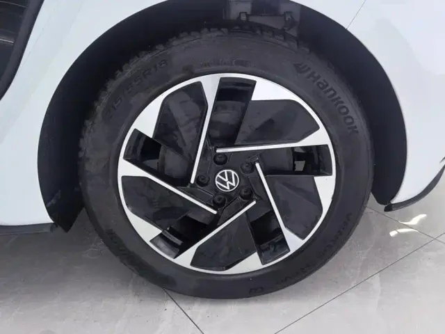 Volkswagen ID.3 — Фото автомобиля 6