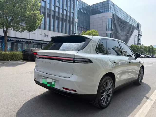 Leapmotor C10 — Фото автомобиля 6