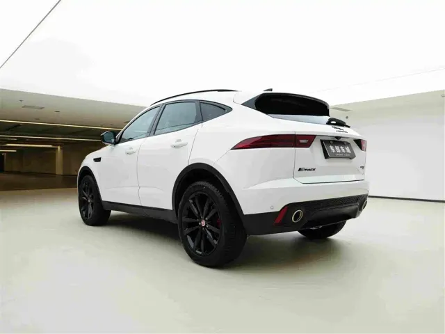 Jaguar E-PACE — Фото автомобиля 5