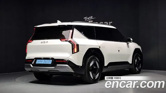 Kia EV9 — Фото автомобиля 2