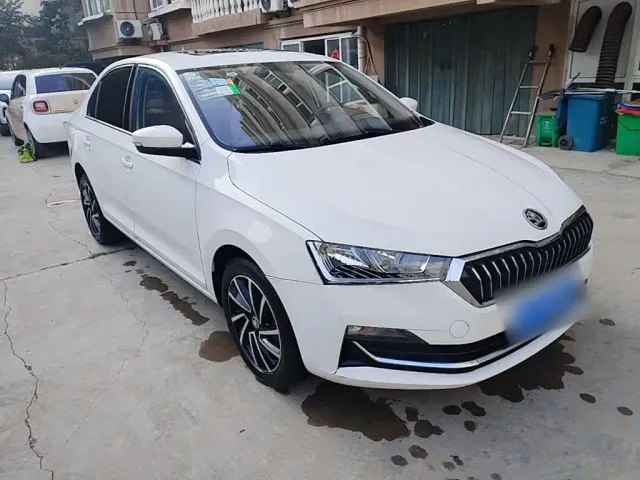 Skoda Rapid — Фото автомобиля 3