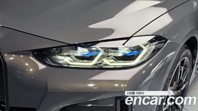 BMW i4 — Фото автомобиля 7