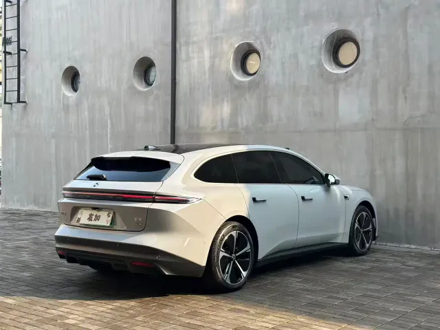 Nio ET5 Touring — Фото автомобиля 9