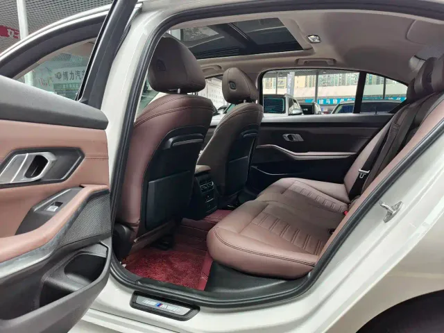 BMW 3 Series — Фото автомобиля 12