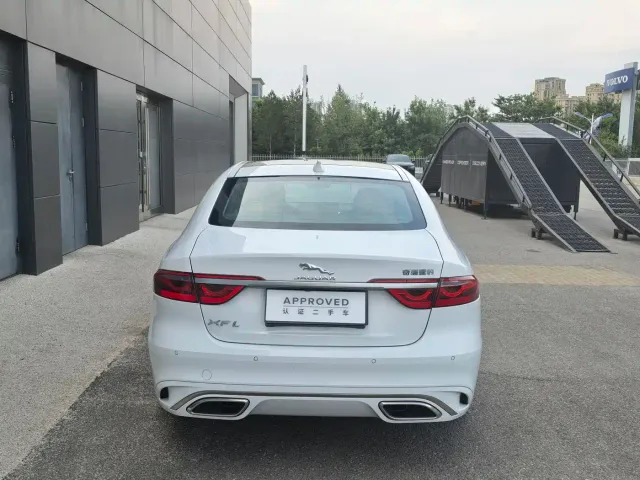 Jaguar XFL — Фото автомобиля 7