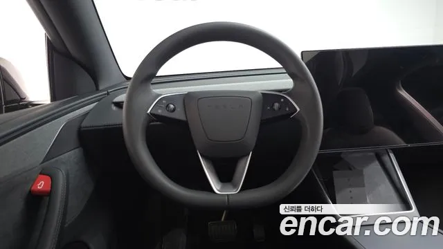 Tesla Model Y — Фото автомобиля 12