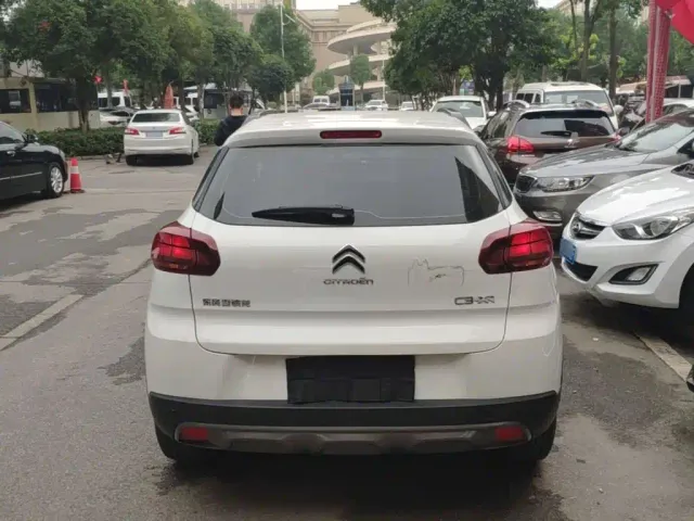 Citroen C3-XR — Фото автомобиля 5