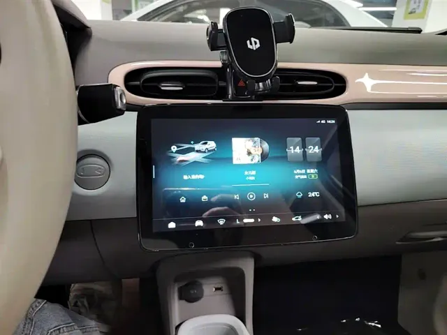 Leapmotor T03 — Фото автомобиля 12