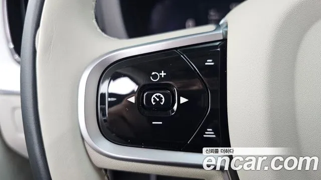 Вольво XC60 — Фото автомобиля 10