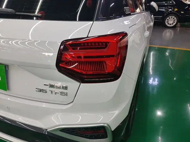 Audi Q2L — Фото автомобиля 7