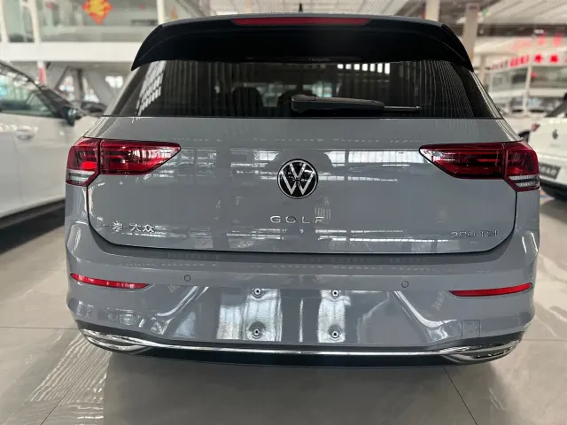 Volkswagen Golf — Фото автомобиля 14