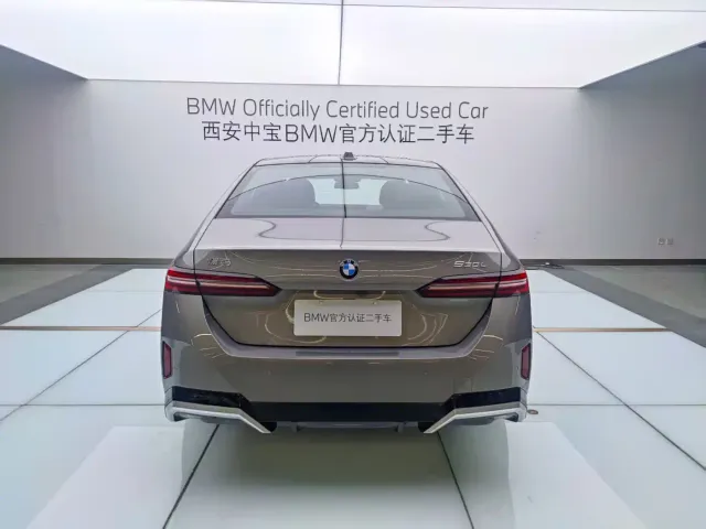 BMW 5 Series — Фото автомобиля 4