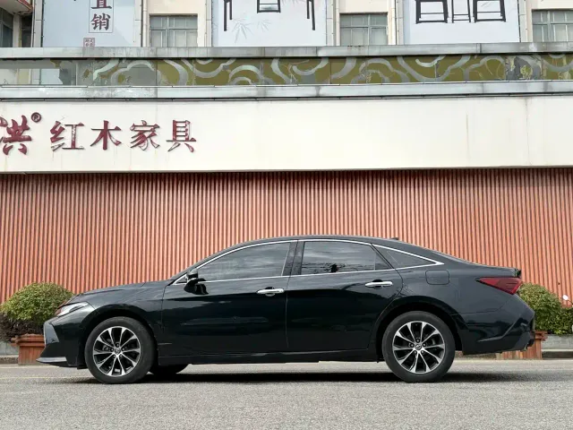 Toyota Avalon — Фото автомобиля 4