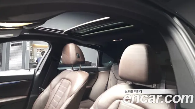 BMW i4 — Фото автомобиля 16