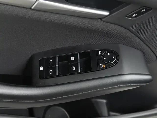 Mazda Axela — Фото автомобиля 9