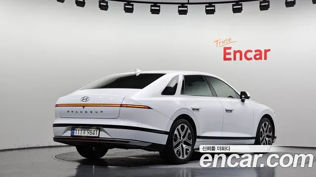 Hyundai Grandeur Grandeur (GN7) 2.5 Бензин 2WD — Фото автомобиля 2