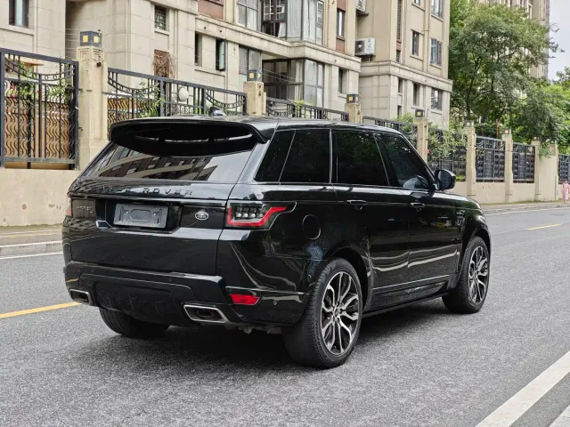 Land Rover Range Rover Sport — Фото автомобиля 6