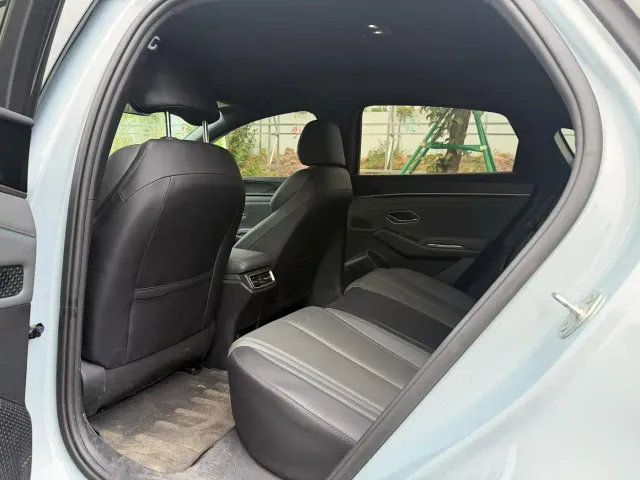 BYD Qin L — Фото автомобиля 9