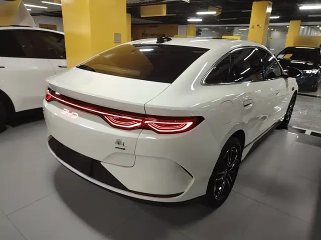 BYD Qin L — Фото автомобиля 6