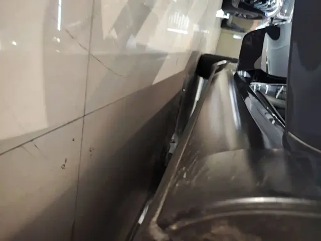 Tesla Model 3 — Фото автомобиля 20
