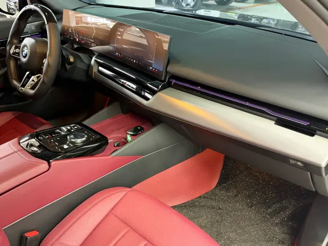 BMW 5 Series — Фото автомобиля 10
