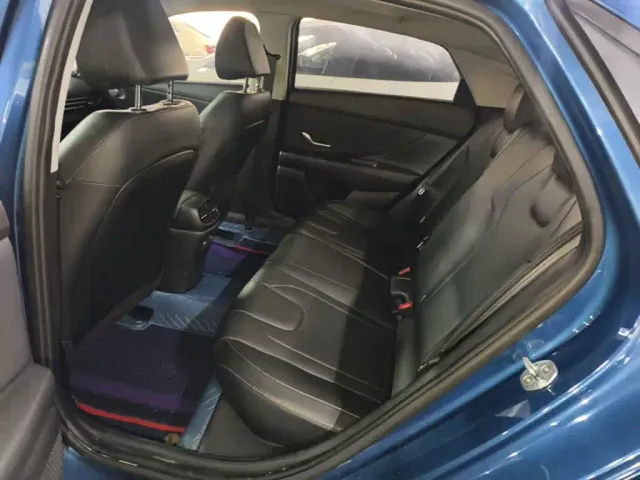 Hyundai Elantra — Фото автомобиля 16