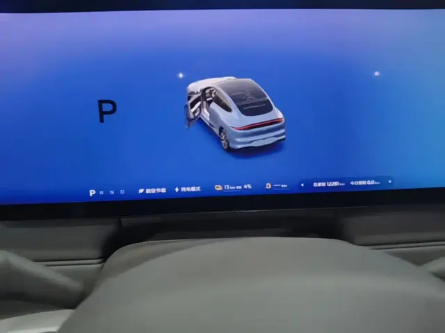 IM Motors LS6 — Фото автомобиля 15